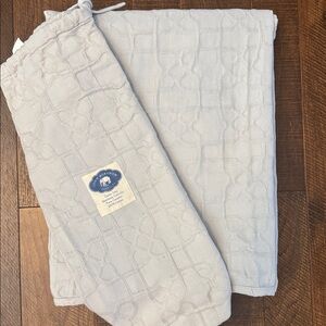 NEW John Robshaw Daiba Gray Matelassé Twin Coverlet 100% Cotton